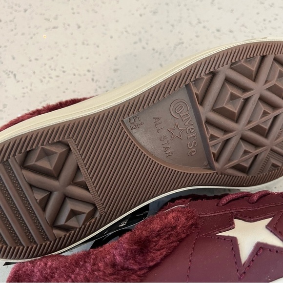 NIB Converse Size 5.5 One Star Oxford Sneakers Burgundy Maroon Fur - Picture 7 of 8